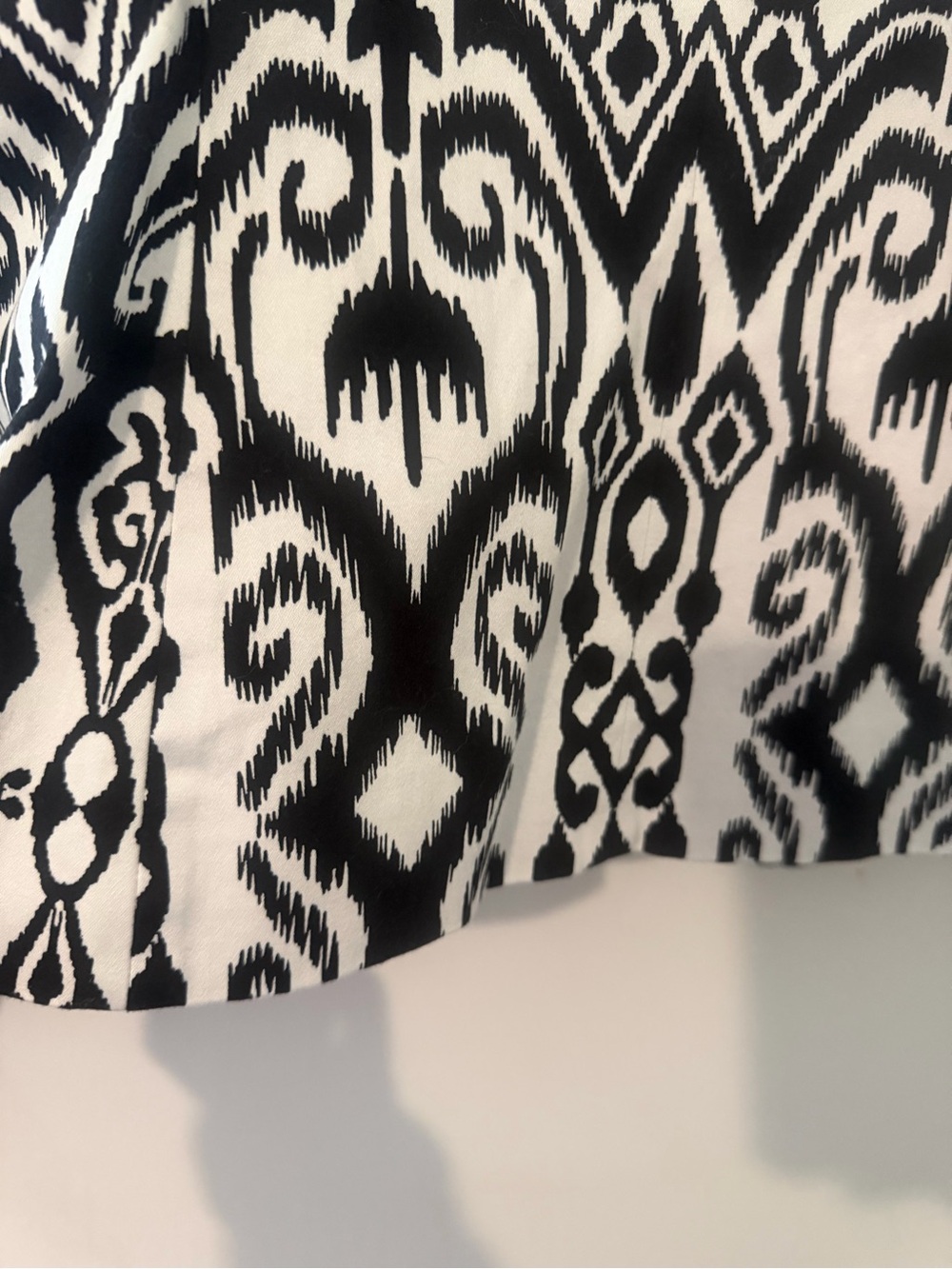 Jones New York Stretch Black and White Ikat-Style Abstract Blazer size 6 - Picture 14 of 16